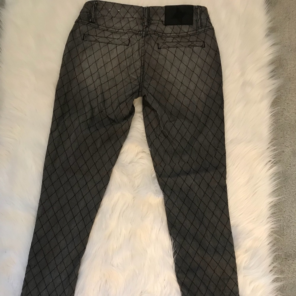 BCBGeneration Jean - Picture 3 of 5